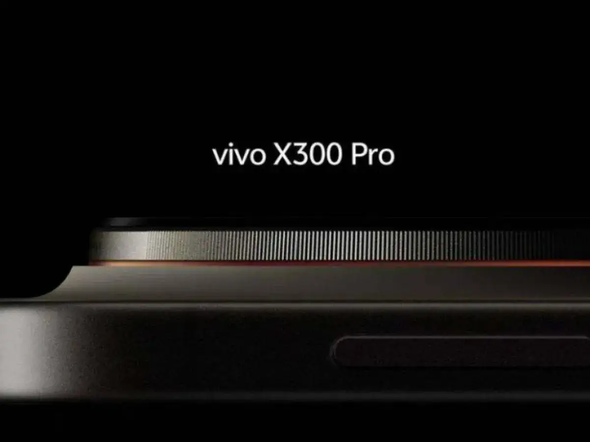 Vivo X300 and X300 Pro Design and Camera First Look